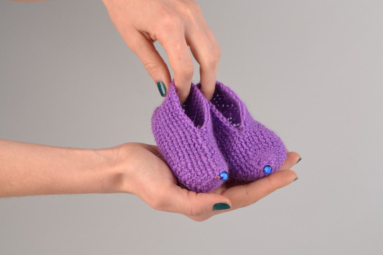 Patucos tejidos a mano de angora para bebé violetas cálidos blandos foto 2
