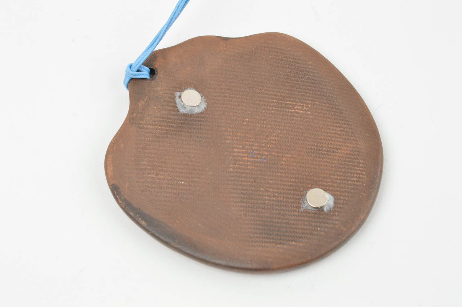 Магнит подвеска для интерьера из глины ручной работы с росписью Официантка  фото 3