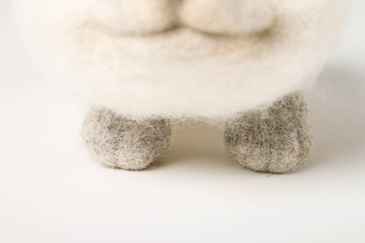 Handmade kleines Spielzeug Geschenk Idee Kuscheltier Igel Filz Tier aus Wolle foto 5