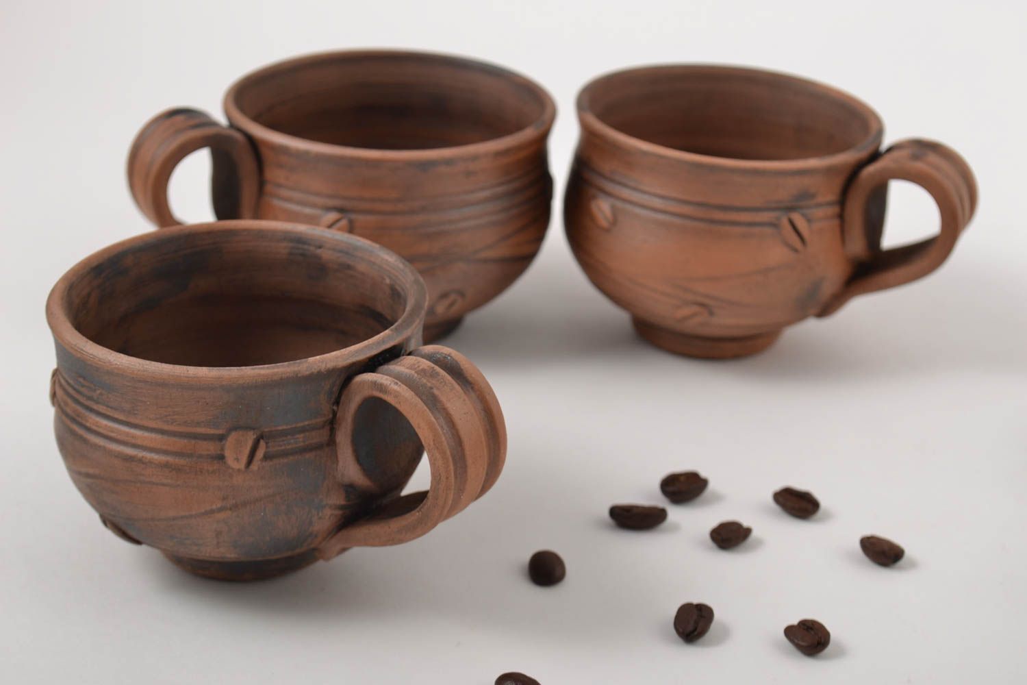 Set of 3 three clay coffee cups with coffee beans' pattern photo 1
