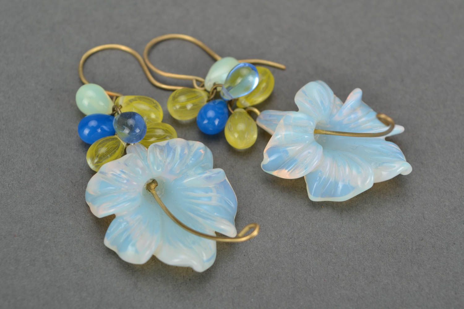 Handmade designer dangling earrings with tender Czech glass flowers photo 4