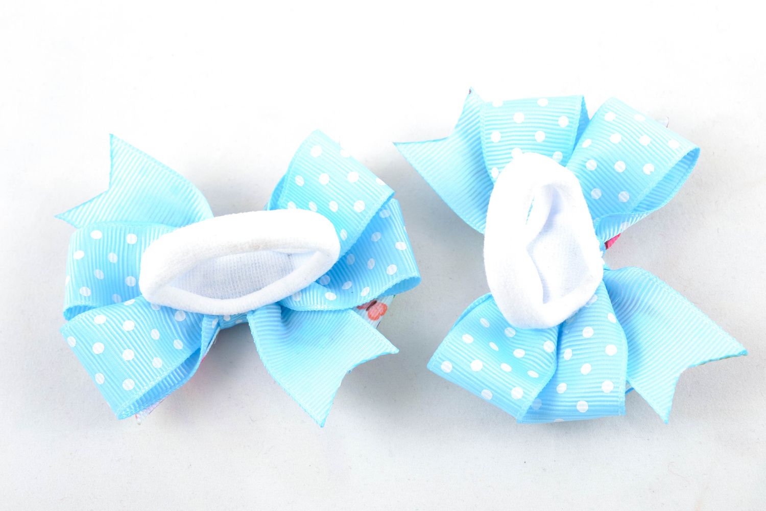 Hair ties with bows made of blue rep ribbons with floral print photo 3
