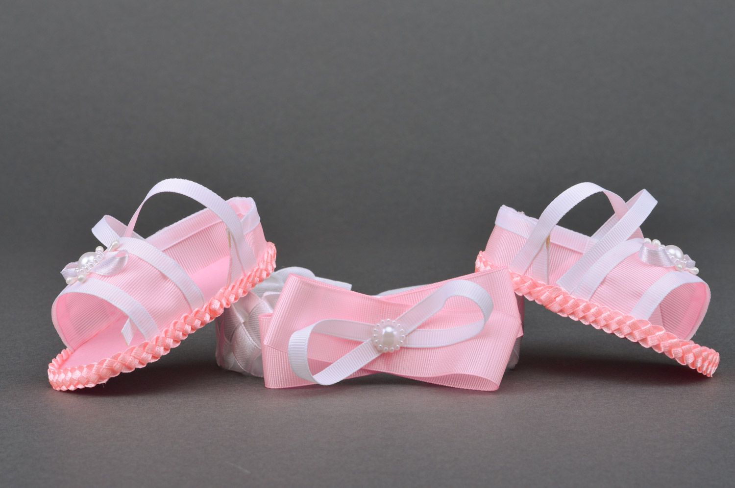 Schöne rosa Sandalen aus Rips und Haarband mit Schleife für Mädchen Handarbeit  foto 4
