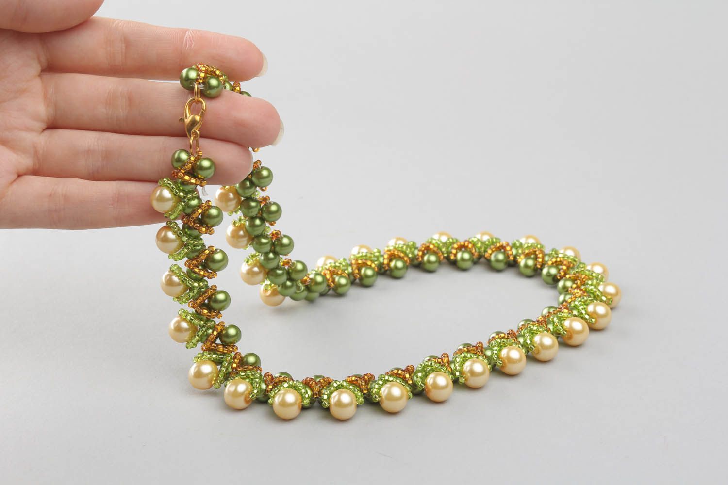 Necklace made of beads and ceramic pearl photo 1