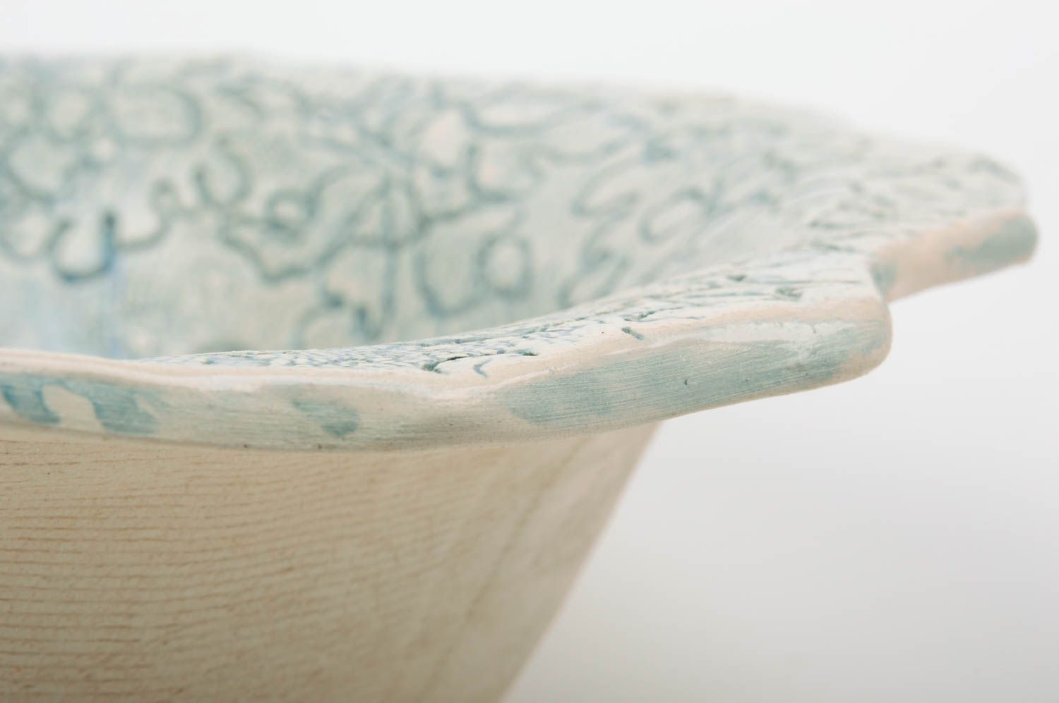 Глиняная тарелка с глазурью круглая красивая небольшая с узорами ручная работа фото 4