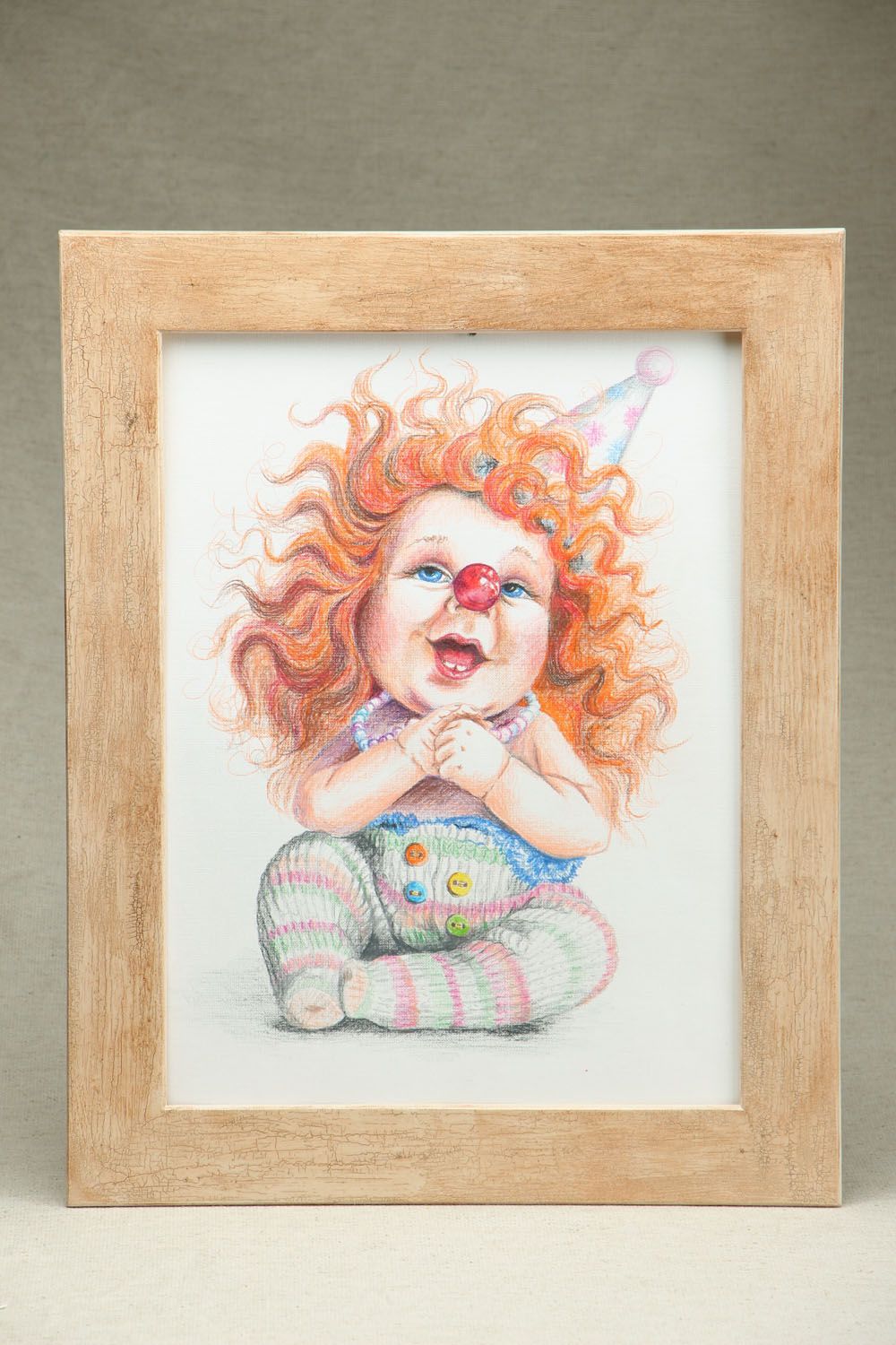 Картина цветными карандашами Кукла-клоун  фото 1