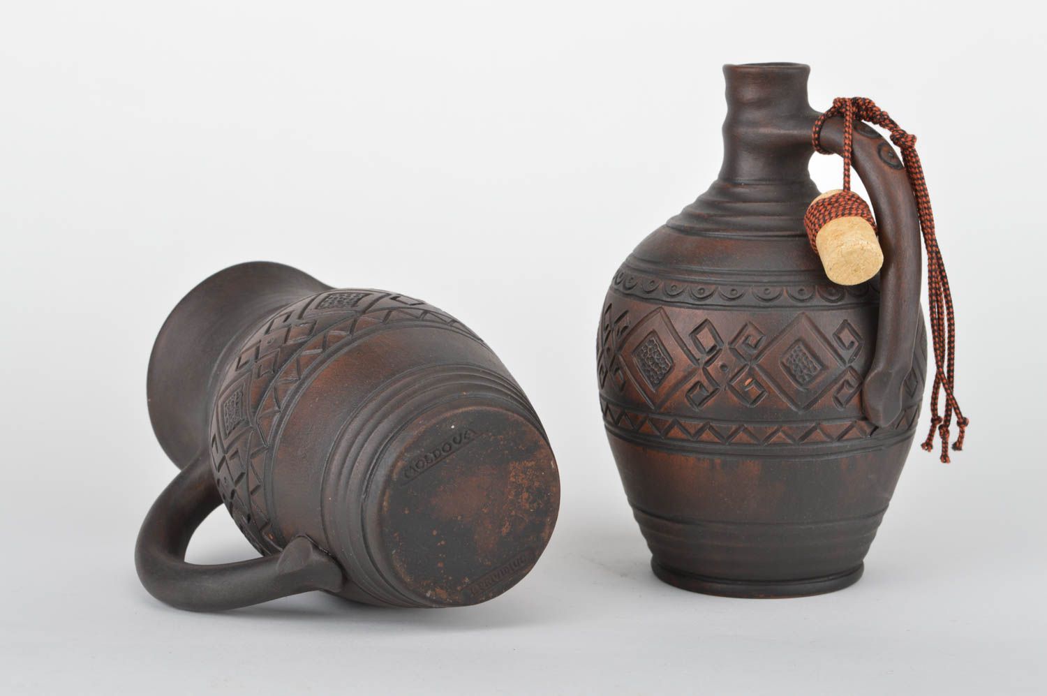 Handgemachte Flasche und Krug aus Keramik in Dunkelbraun 2 Stück 500 ml und 1 L  foto 5