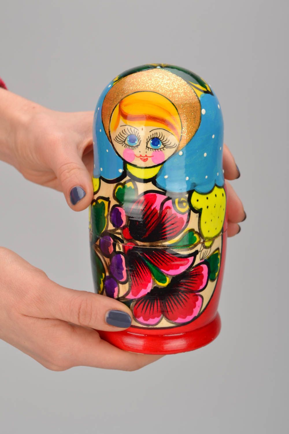 Matrioshka o muñeca rusa, pintura de Petrykivka foto 1