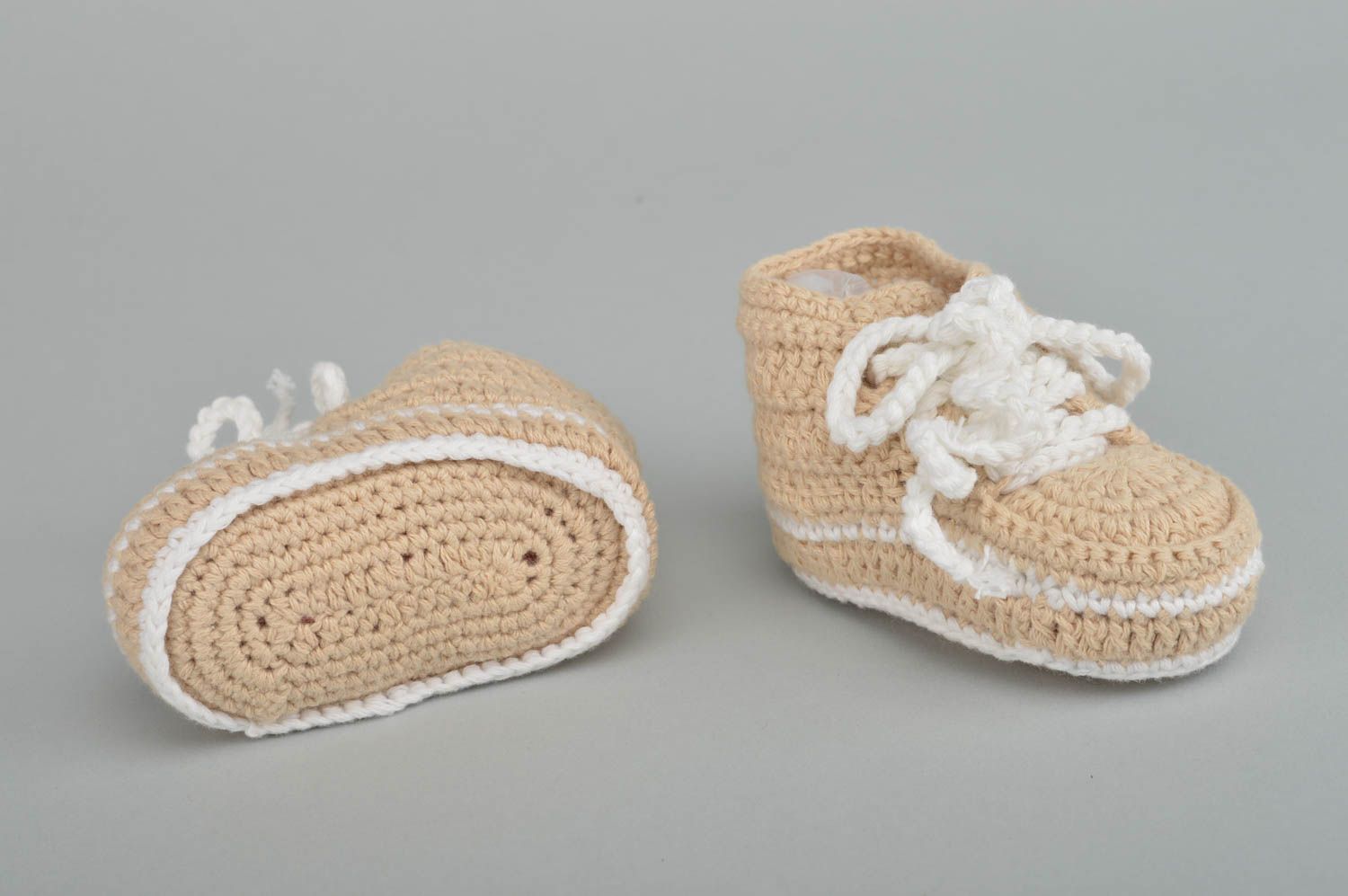 Warm handmade crochet baby booties baby bootees design fashion kids ideas  photo 5