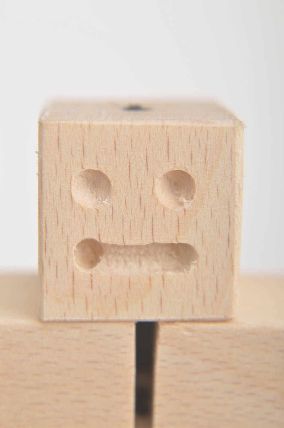 Juguete artesanal para niño de 3 anos figura de madera regalo original Robot foto 5