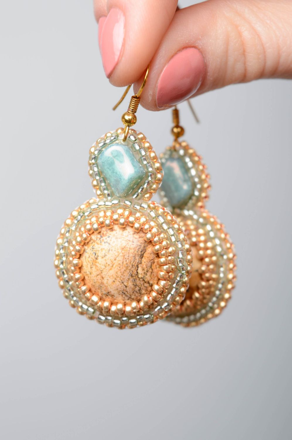 Boucles d'oreilles en perles de rocaille avec jaspe  photo 3