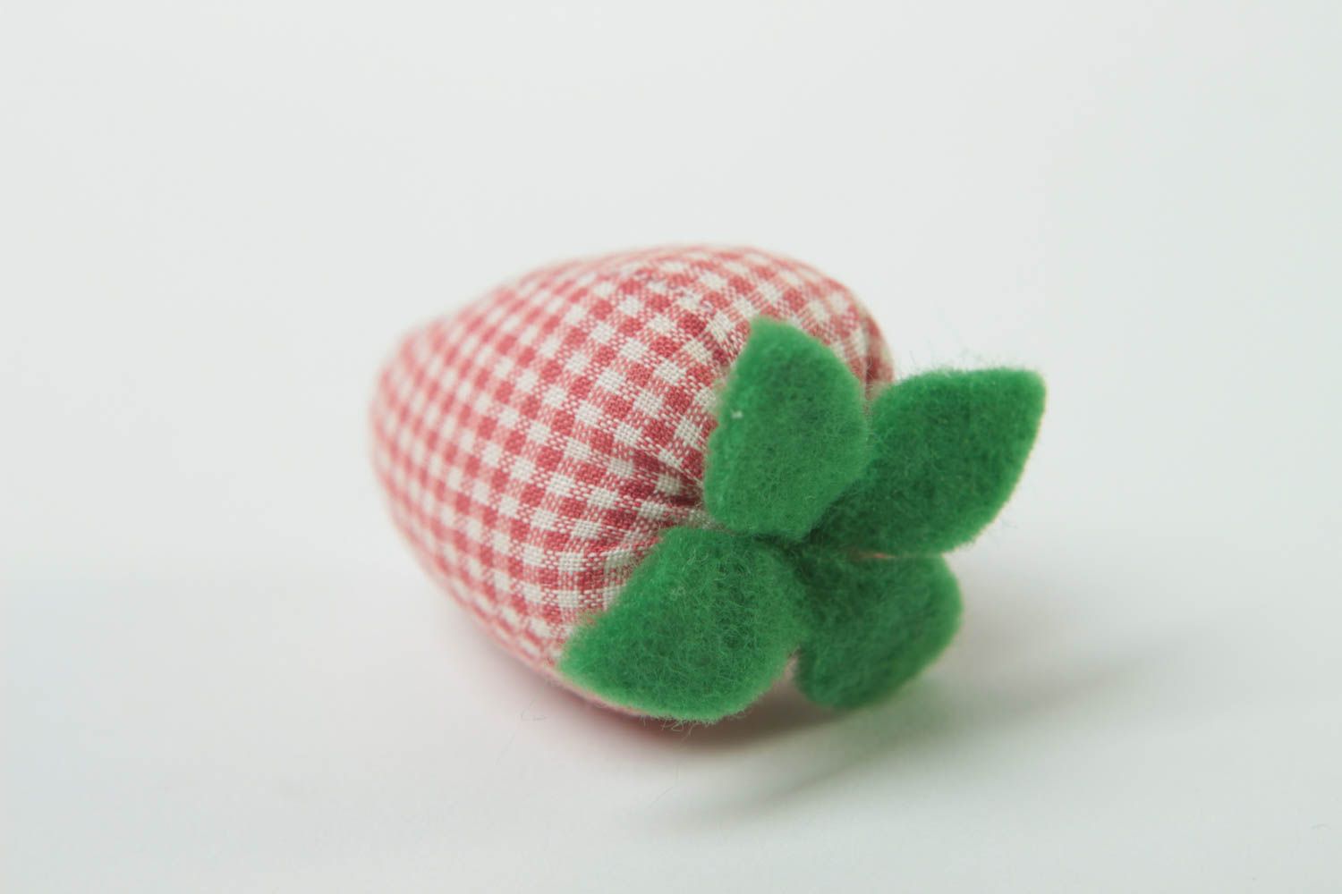 Peluche fraise Doudou original fait main à carreaux coton Jouet pour enfant photo 3