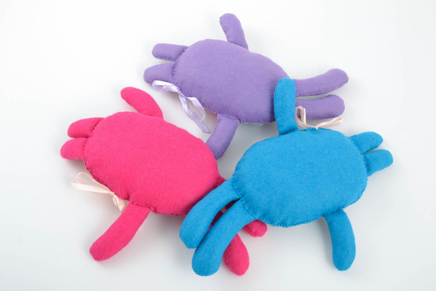 Мягкие игрушки набор зайцев ручной работы из ткани авторские для детей 3 штуки фото 3