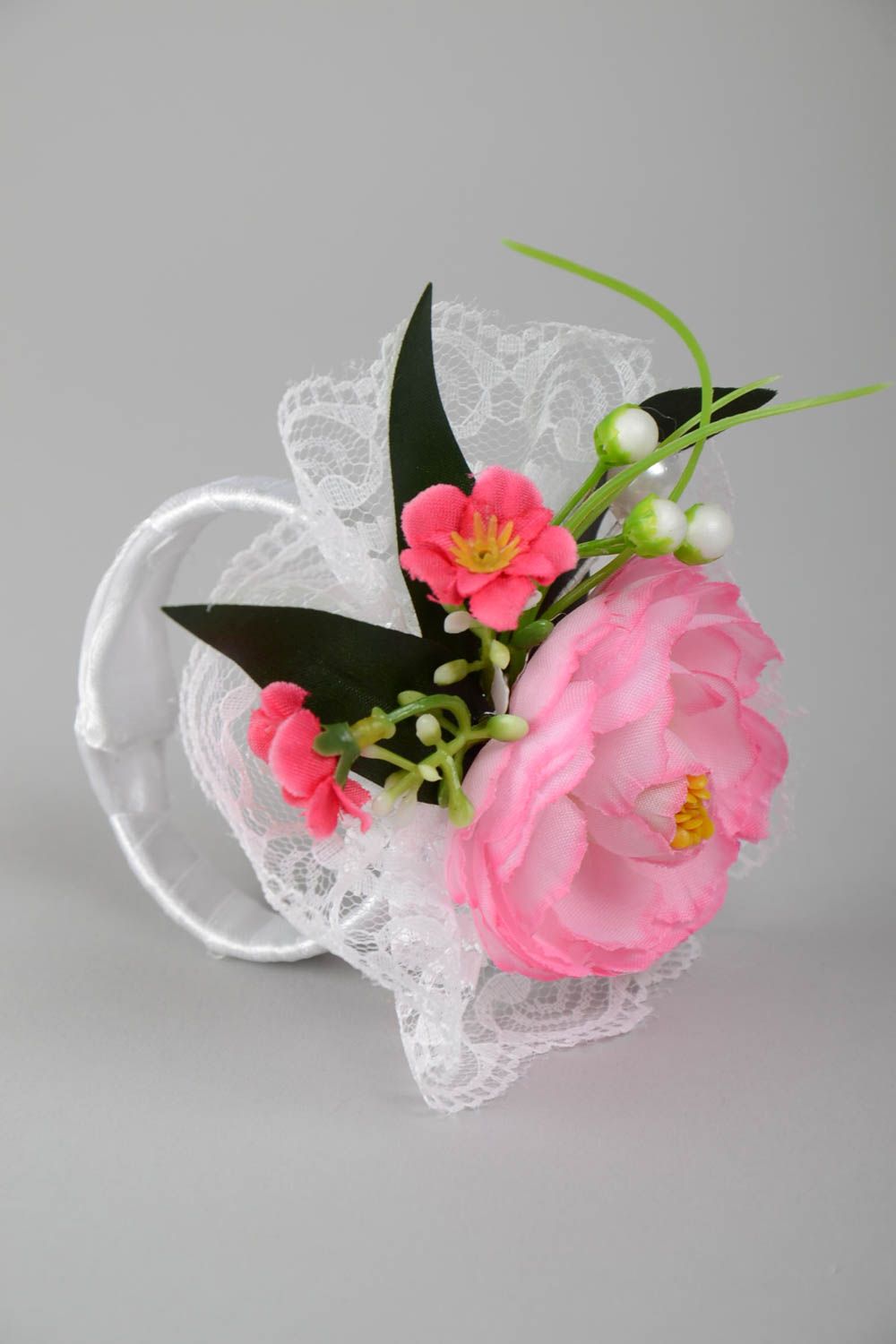 Handmade Hochzeit Armband aus Kunstblumen mit Spitze und Band für Trauzeugin foto 5