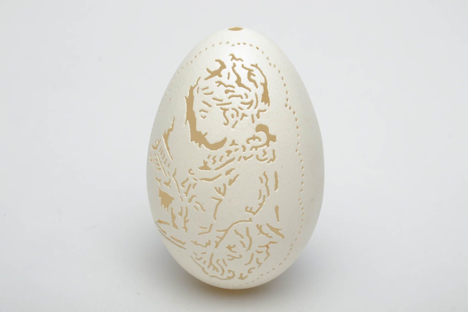 Гусиное яйцо с гравировкой Баришня фото 2