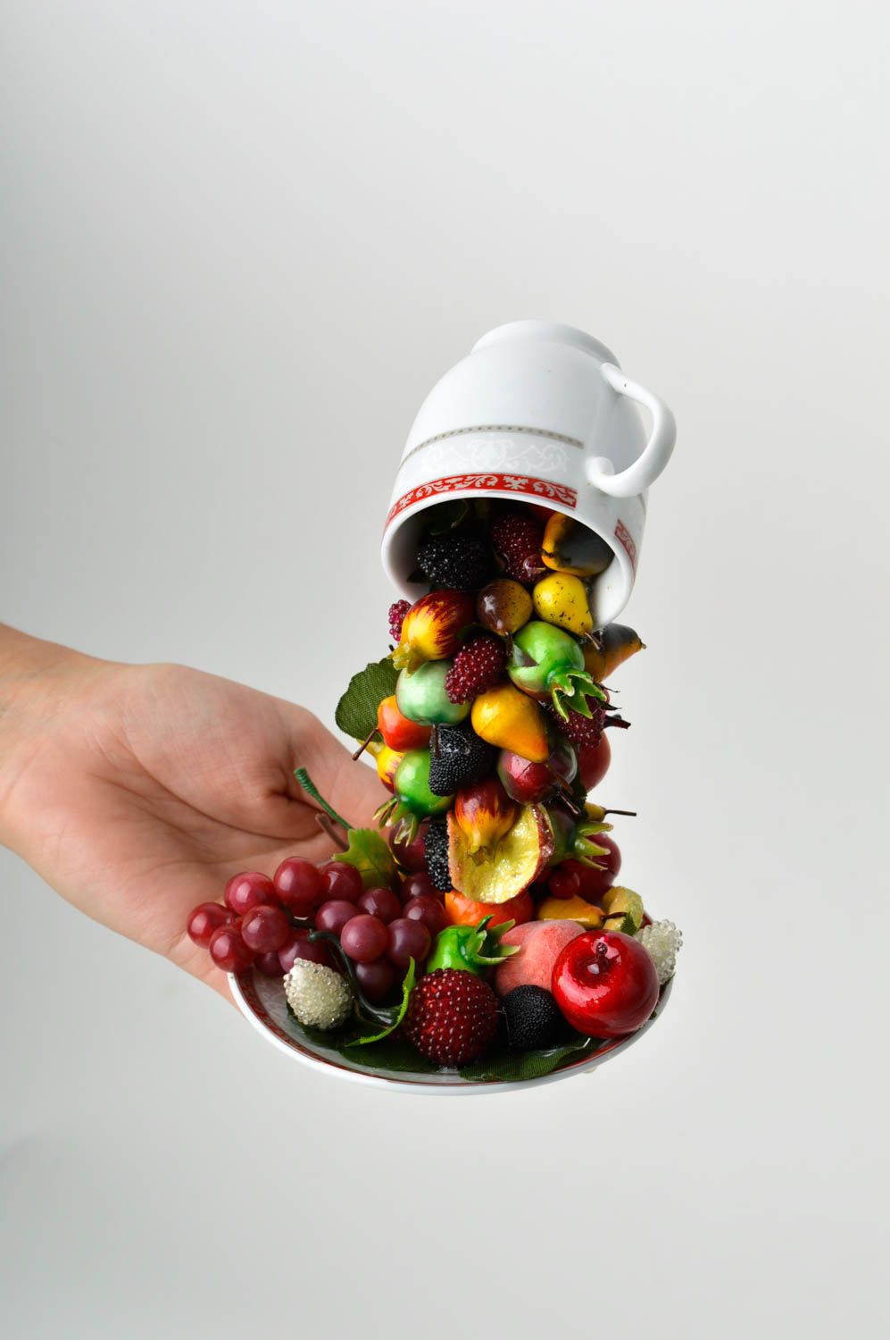 Декор для дома ручной работы чашка проливашка с фруктами керамическая чашка фото 2
