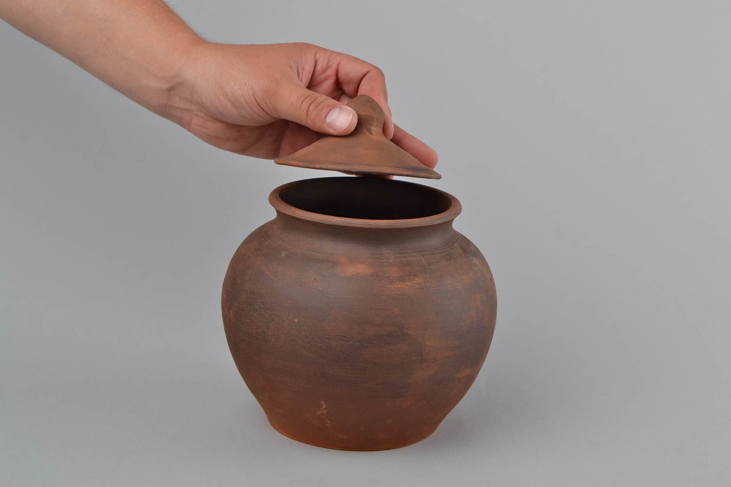 Handmade dark brown ceramic pot with lid for baking for 1.8 l in ethnic style photo 2