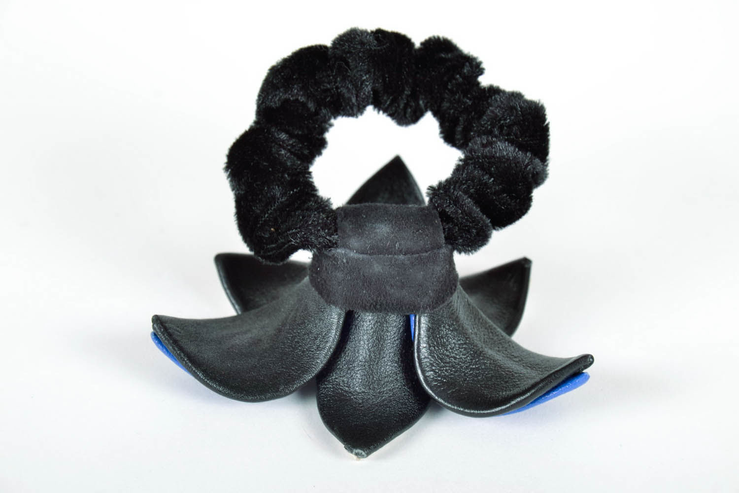 Hair tie with leather flower photo 3