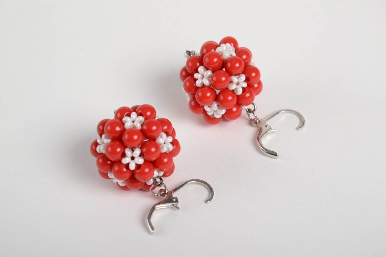 Handmade bright beautiful earrings red female earrings beaded accessory photo 3