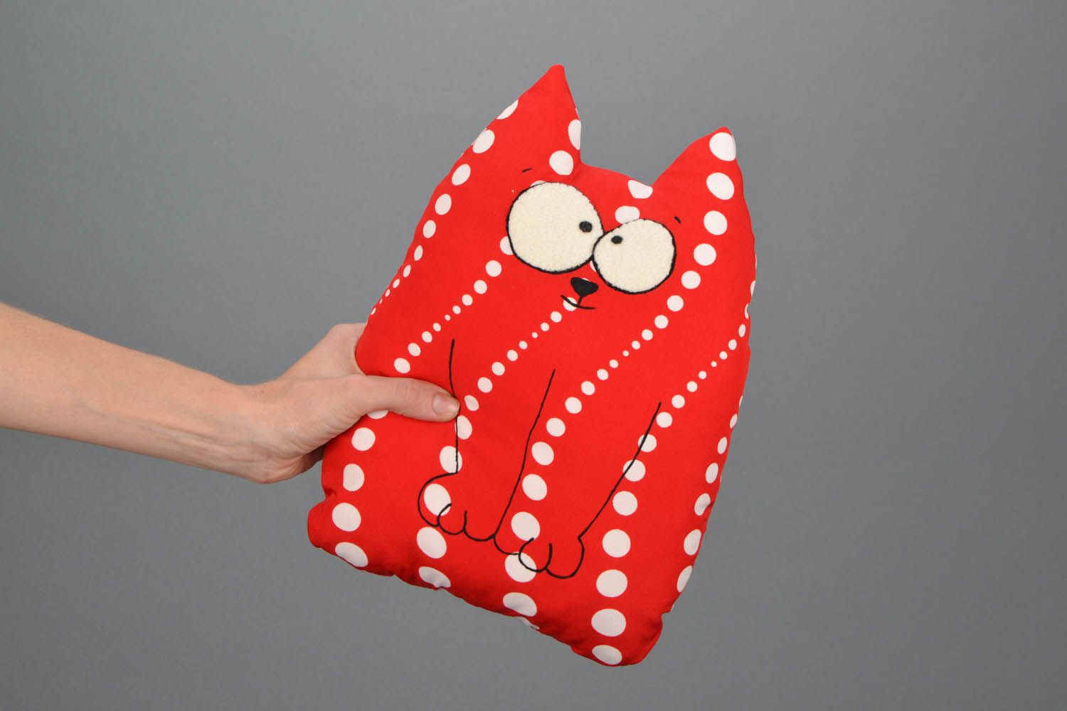 Cat-shaped pillow photo 2