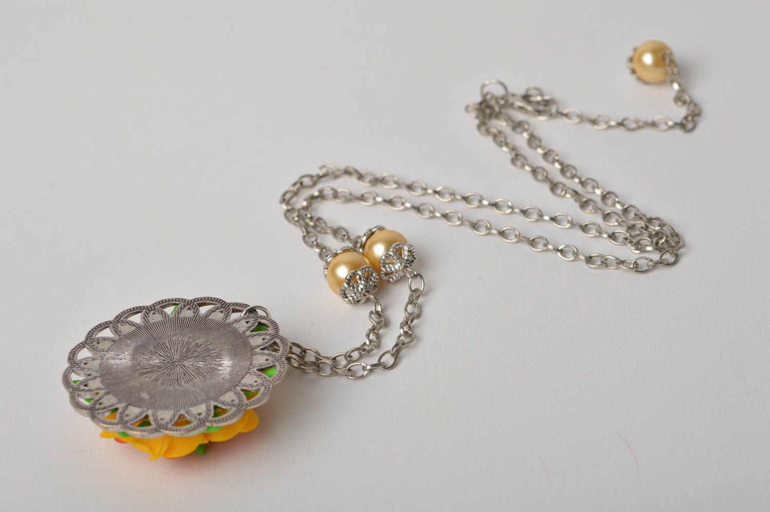 Beautiful handmade plastic pendant flower neck pendant cool jewelry designs photo 4