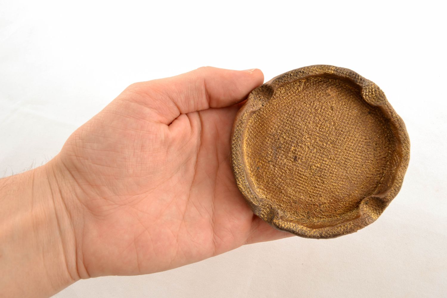 Round handmade ceramic ashtray photo 2