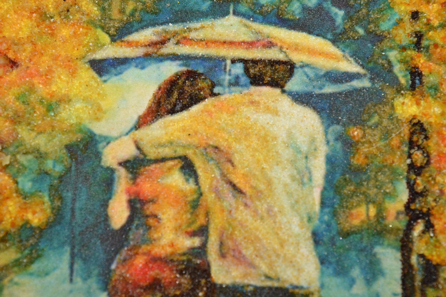 Картина из янтаря в деревянной раме Влюбленная пара фото 3