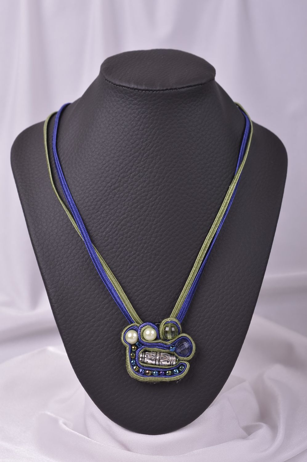 Soutache pendant handmade soutache pendant embroidered pendant with beads photo 1