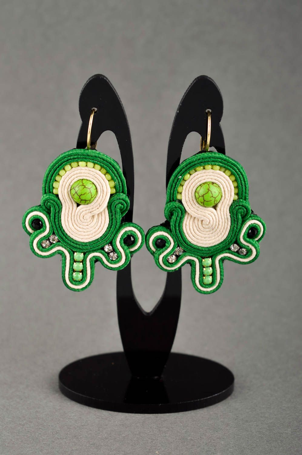 Handmade grüne Soutache Ohrringe Designer Schmuck Accessoire für Frauen  foto 1