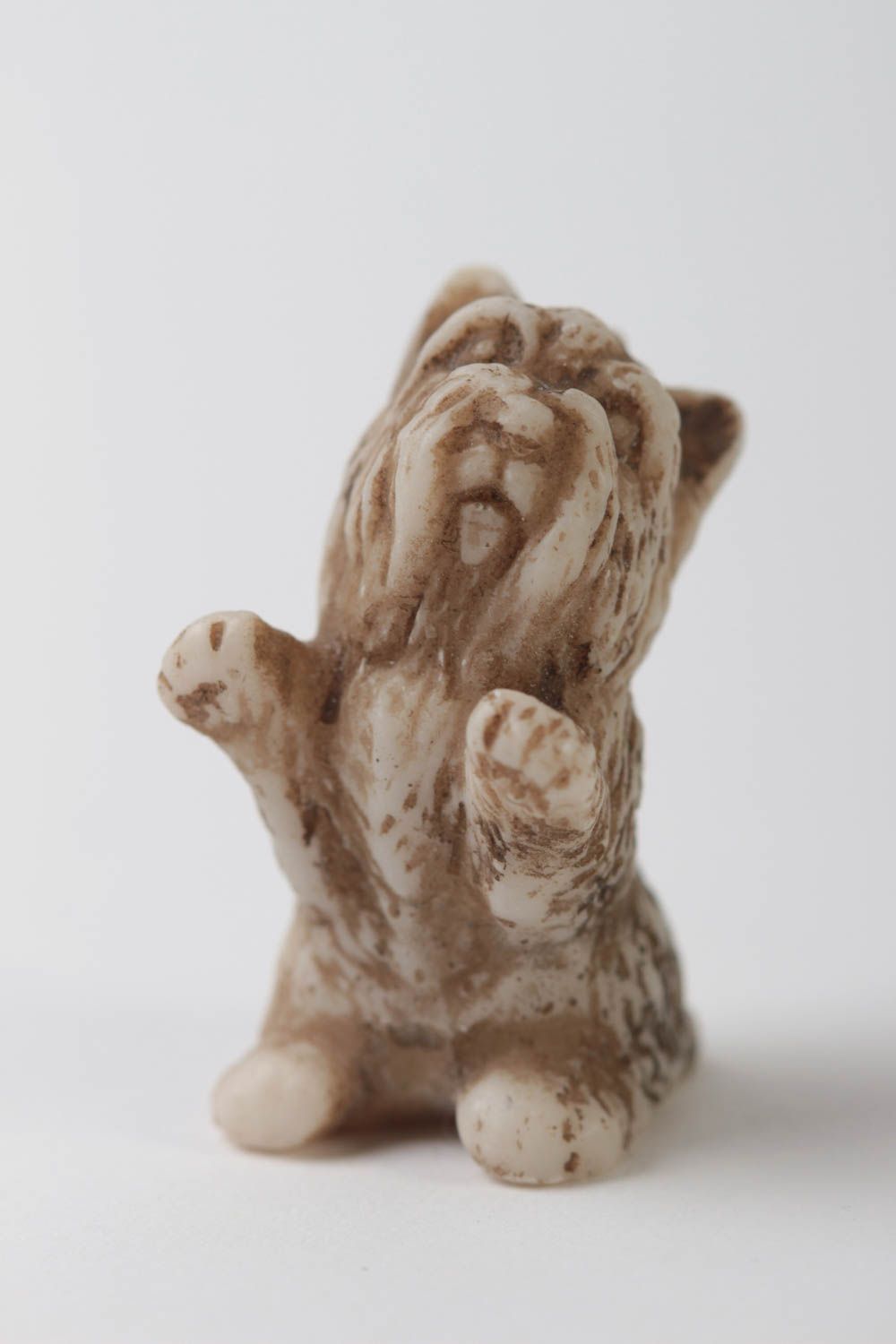 Маленькая лепная статуэтка из полимерной смолы ручной работы Собачка болонка фото 2