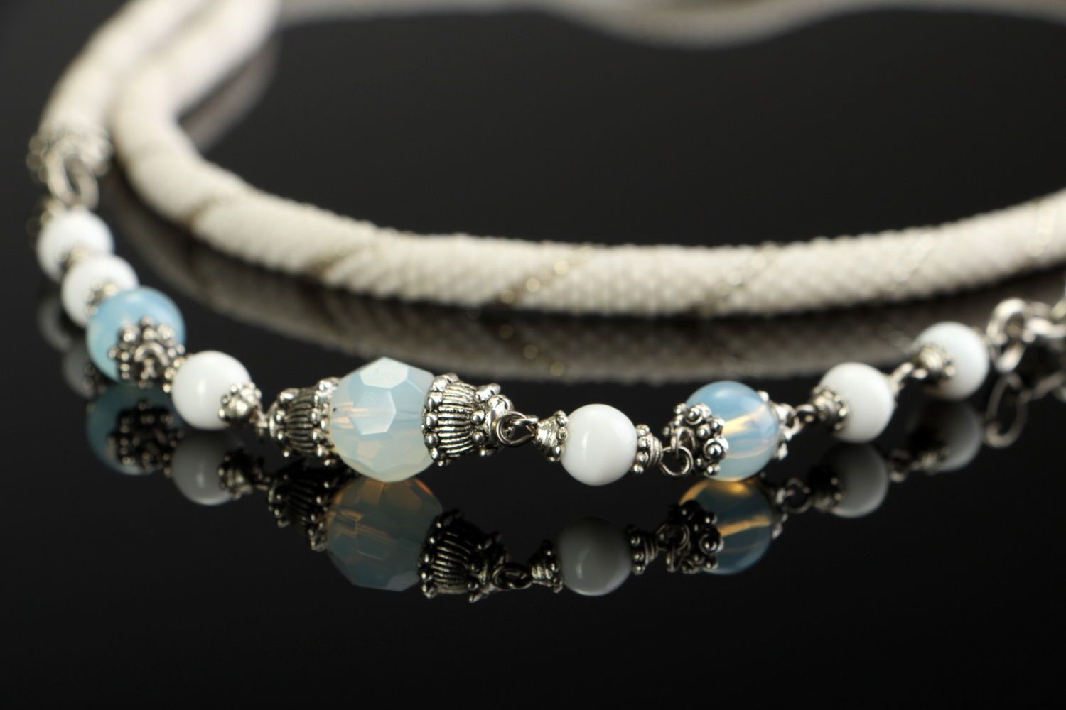 Lariat, necklace with agate and opal photo 1