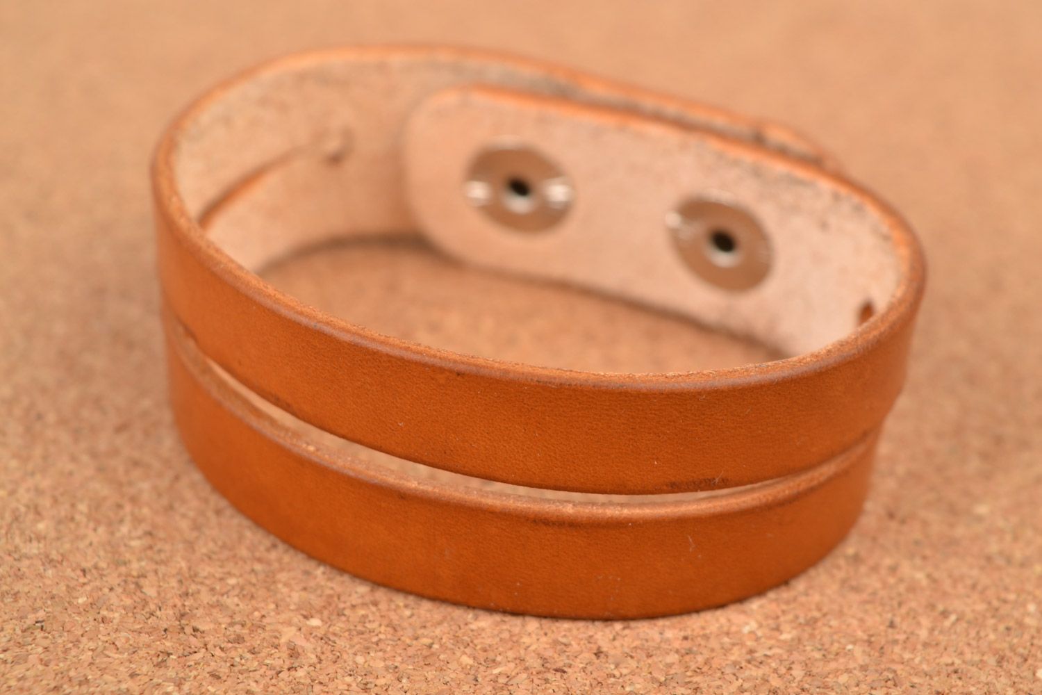 Bracelet en cuir naturel beige double avec boutons-pression fait main unisexe photo 1