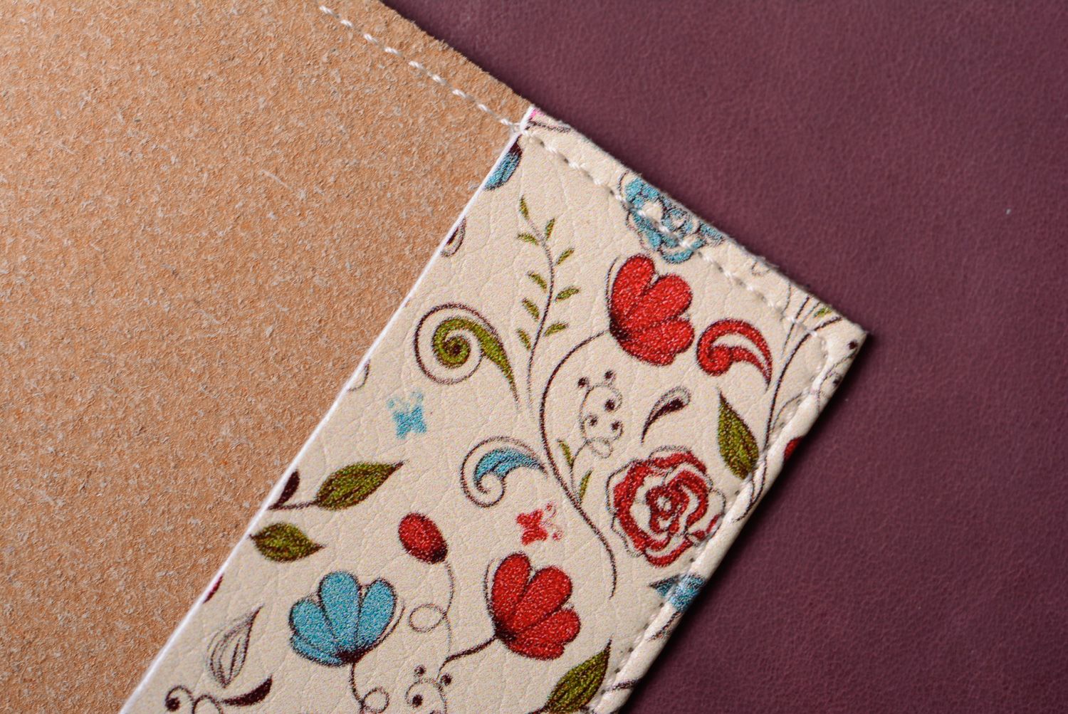 Protège-passeport en cuir original fait main avec imprimé à motif floral photo 5