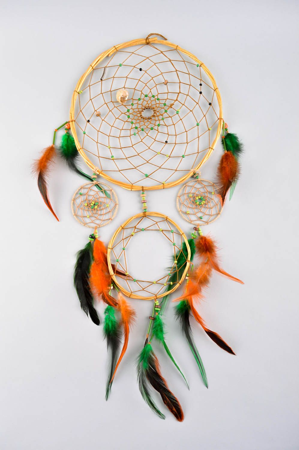 Atrapasueños con plumas hecho a mano decoración de pared talismán de protección  foto 2