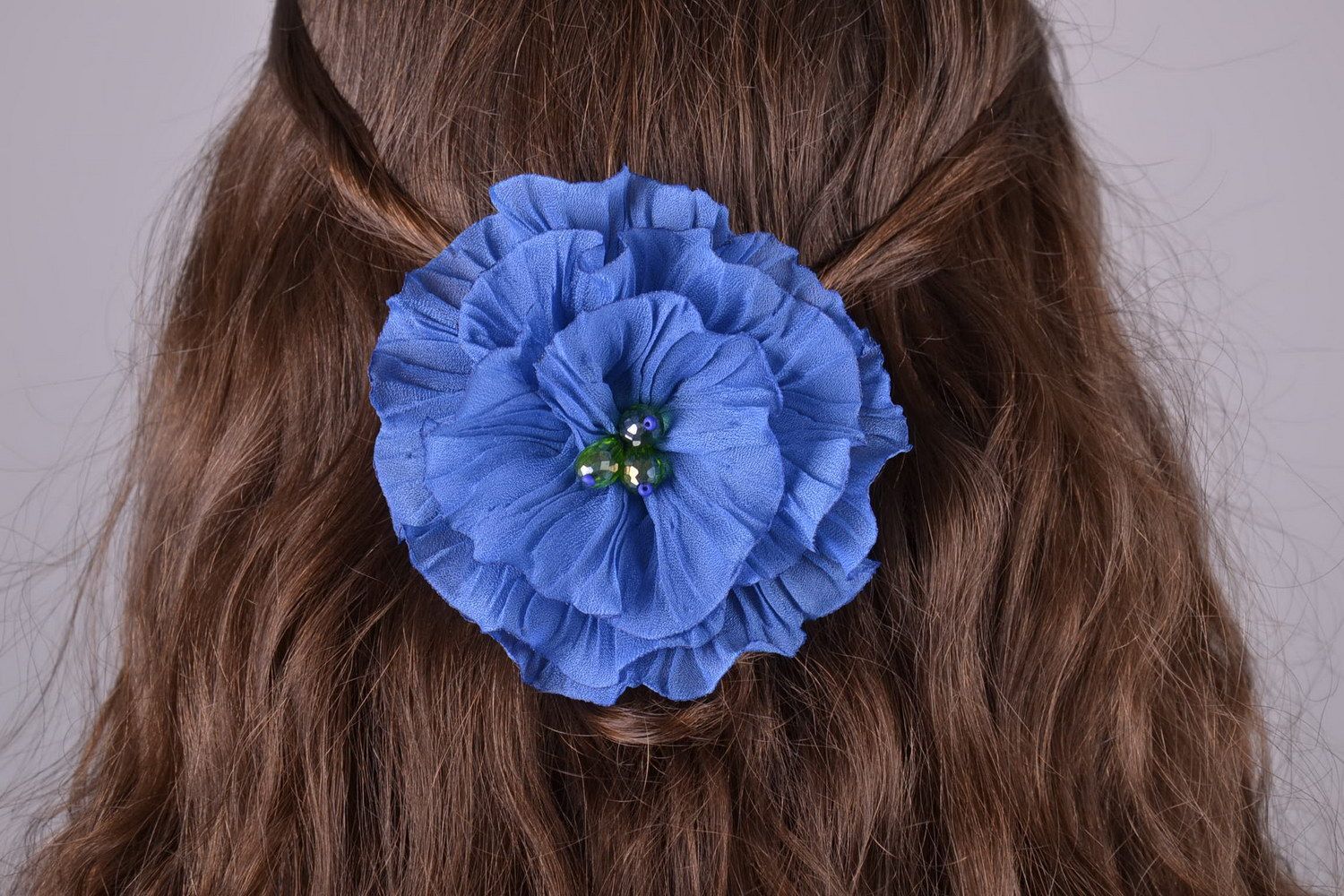 Blumen Haarklemme-Brosche aus Chiffon und Glasperlen foto 1