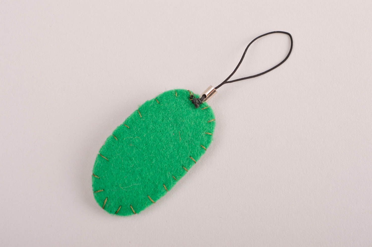 Брелок для ключей подарок ручной работы брелок на телефон зеленый из войлока фото 3