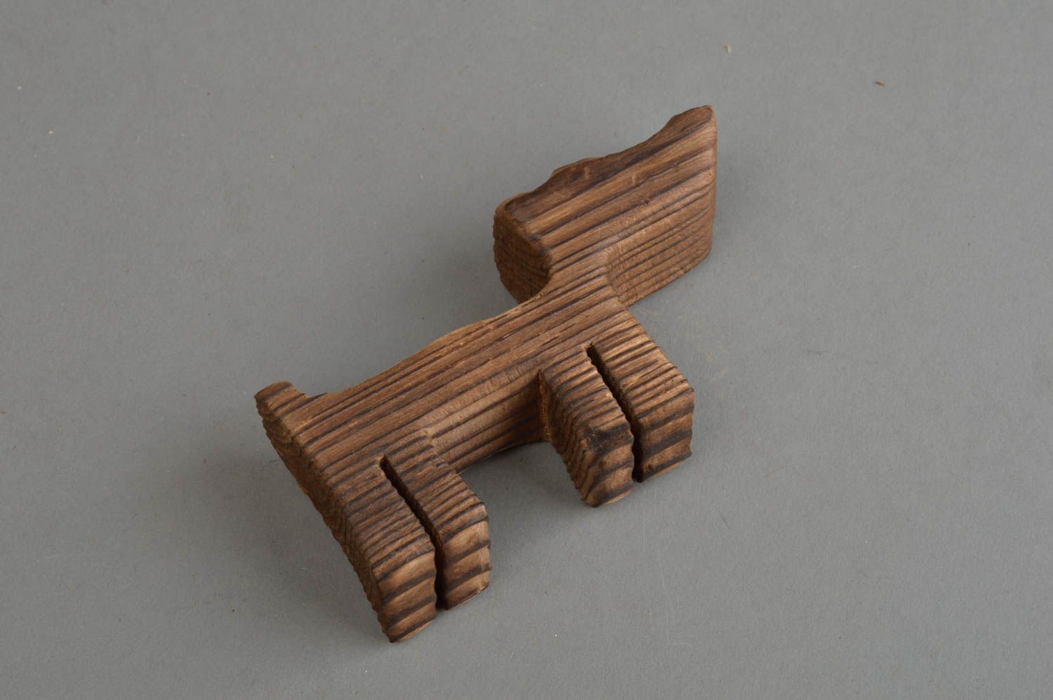 Künstlerische Statuette aus Holz Hund grell schön handgeschaffen interessant  foto 4