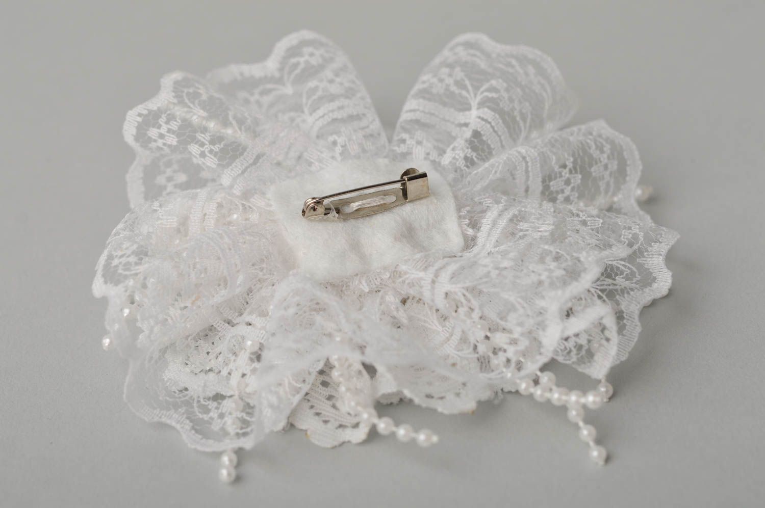Broche hecho a mano con forma de flor blanca accesorio de moda regalo original foto 5
