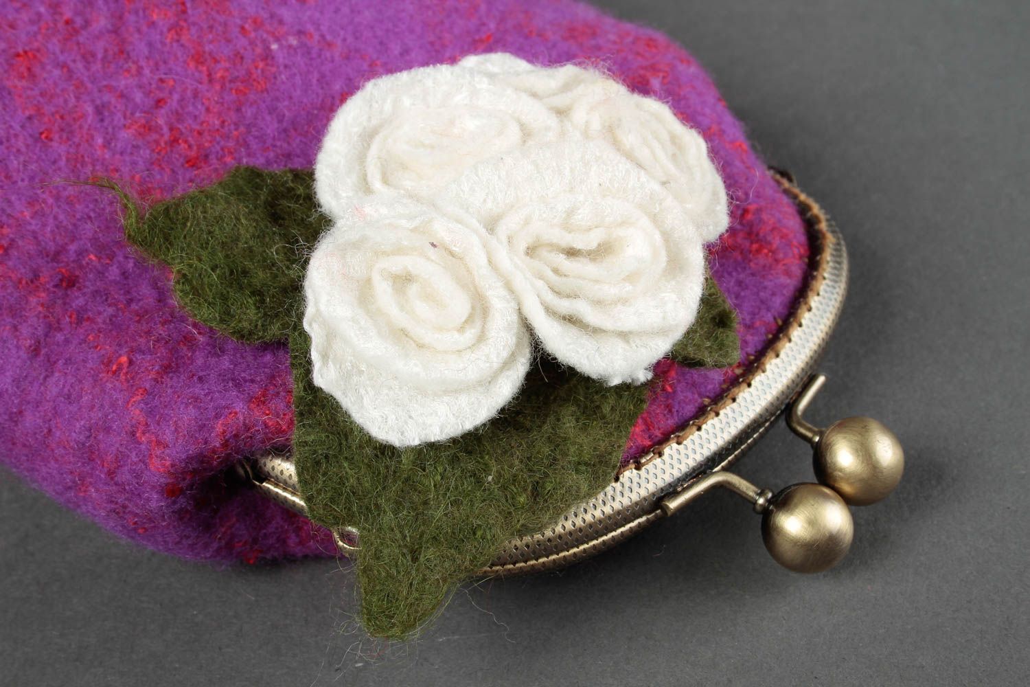 Handmade Tasche aus Wolle Mode Accessoire Tasche gefilzt lila Damen Accessoire  foto 4