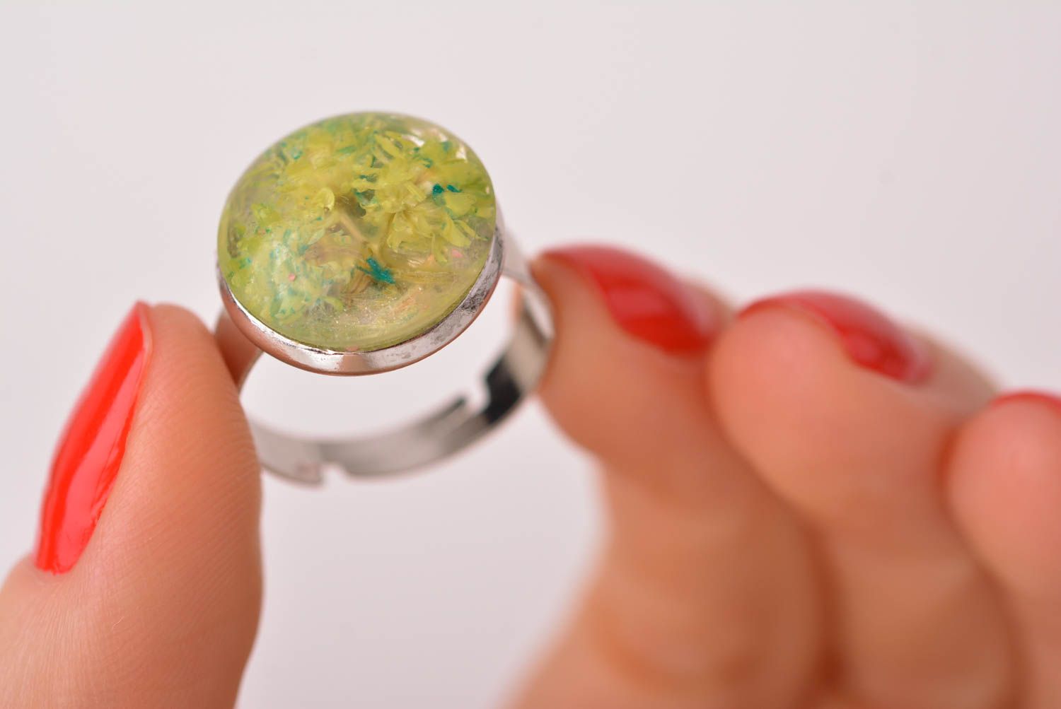 Кольцо ручной работы кольцо из эпоксидной смолы женское кольцо зеленое фото 4