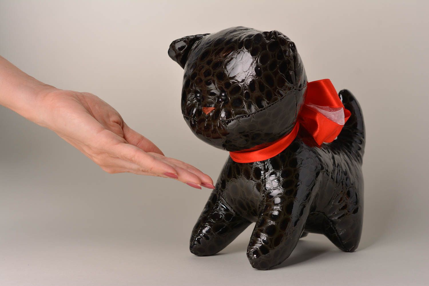 Игрушка ручной работы декор для дома игрушка из кожи в виде черного кота фото 4
