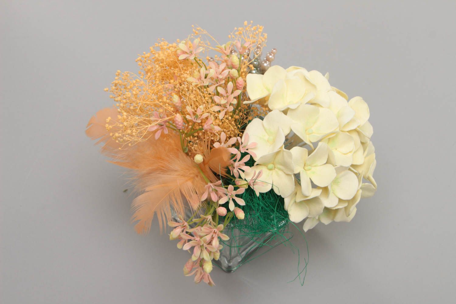 Искусственные цветы из полимерной глины в виде гортензий ручной работы фото 3