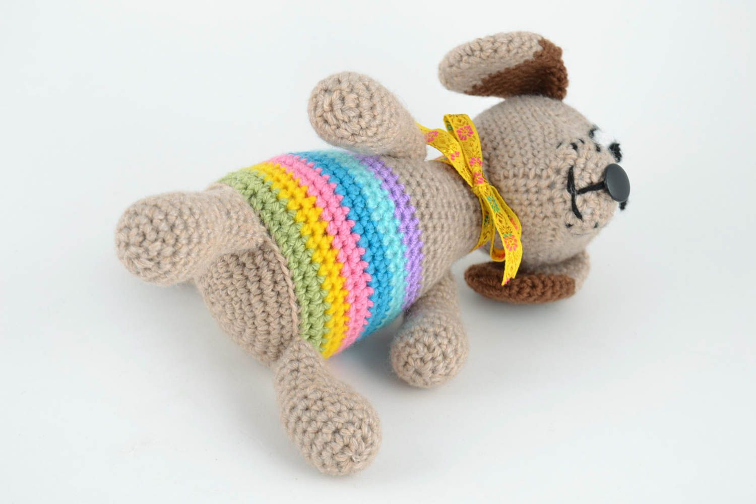 Handmade designer crocheted soft toy in the shape of beige dog with bow photo 3