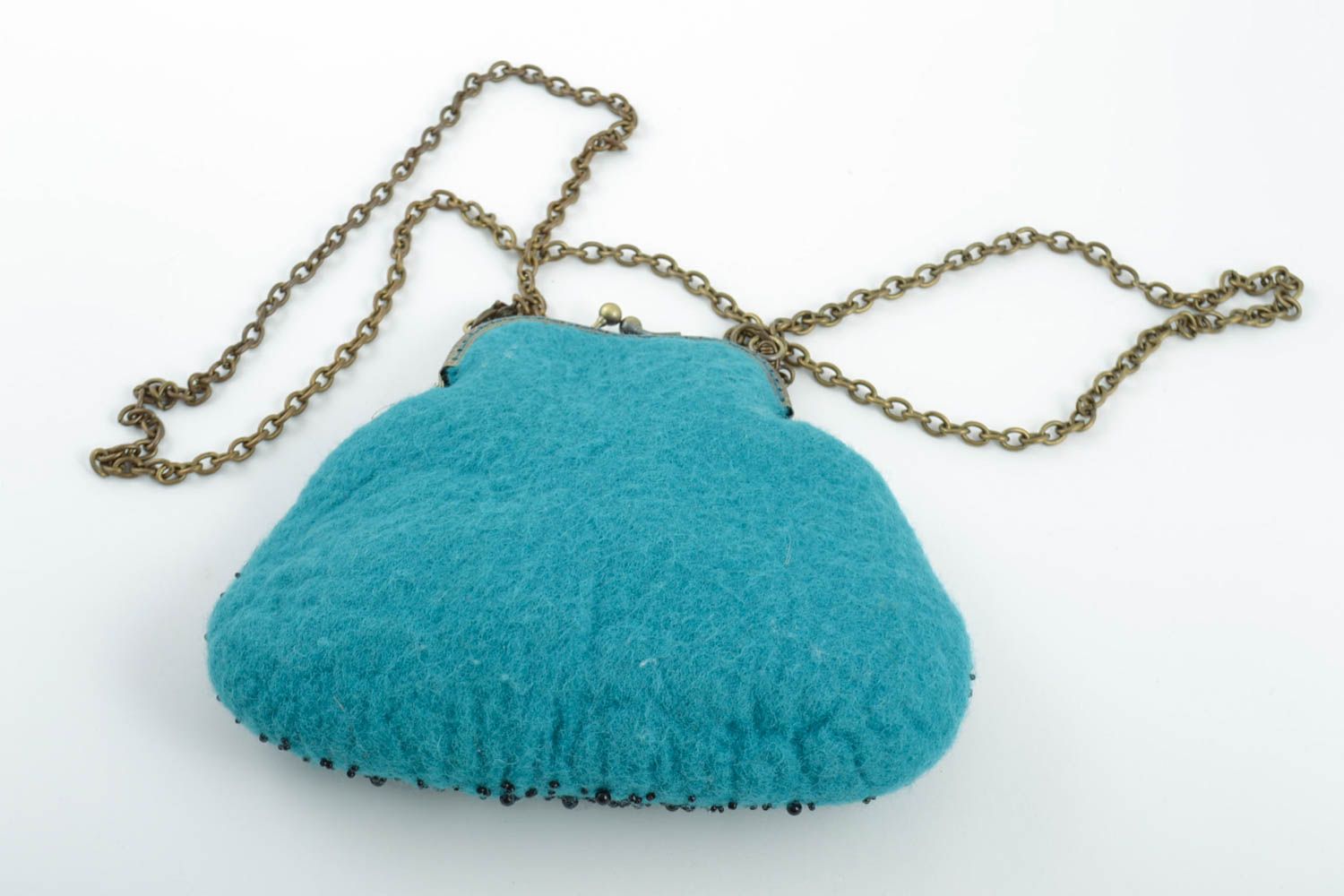 Bolso artesanal original de fieltro de lana azul bordado con abalorios foto 2