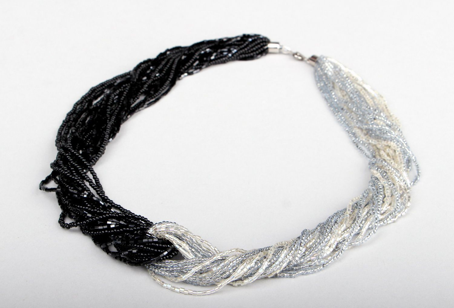 Halskette aus japanischen Glasperlen  foto 1