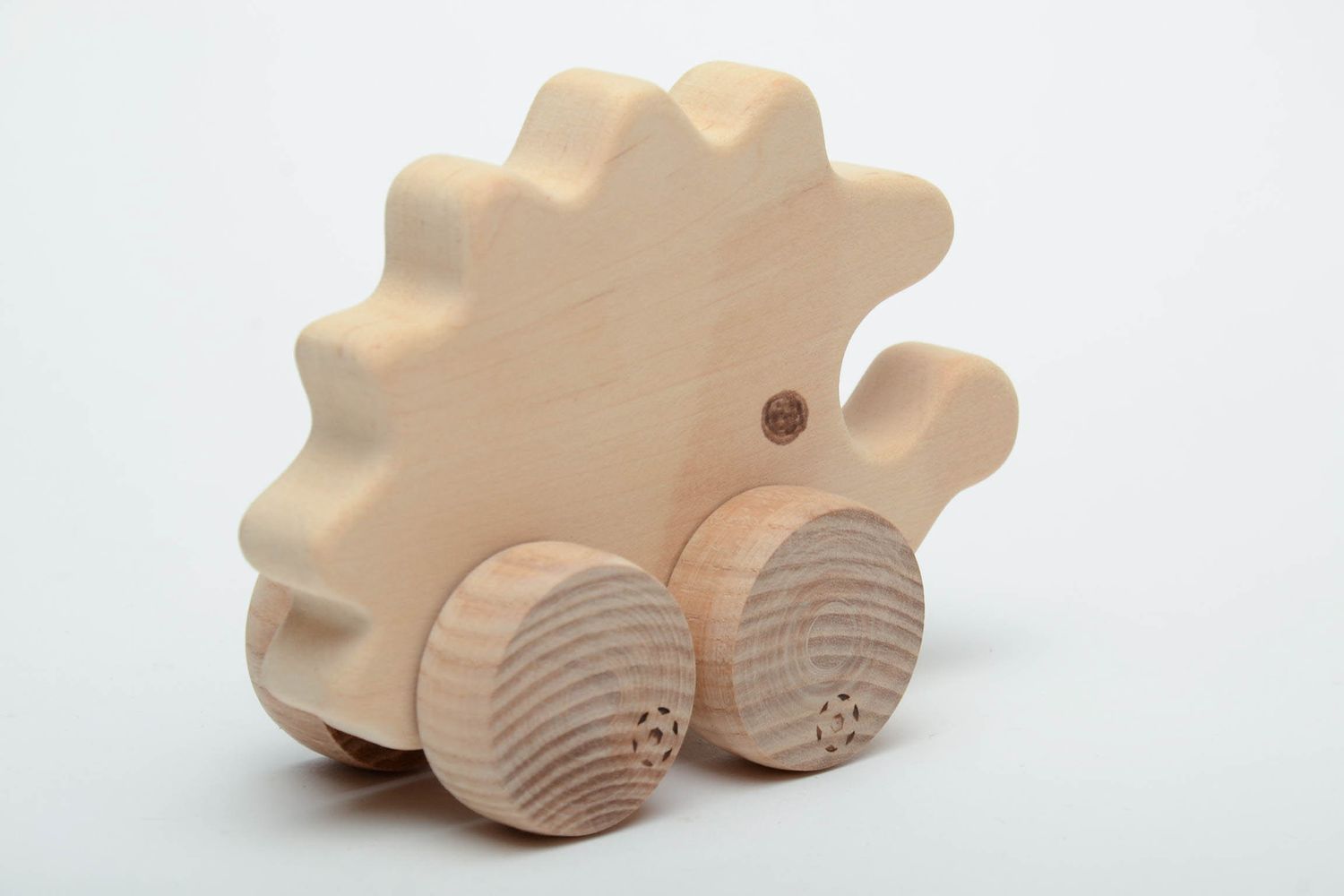 Wooden wheeled toy hedgehog photo 3