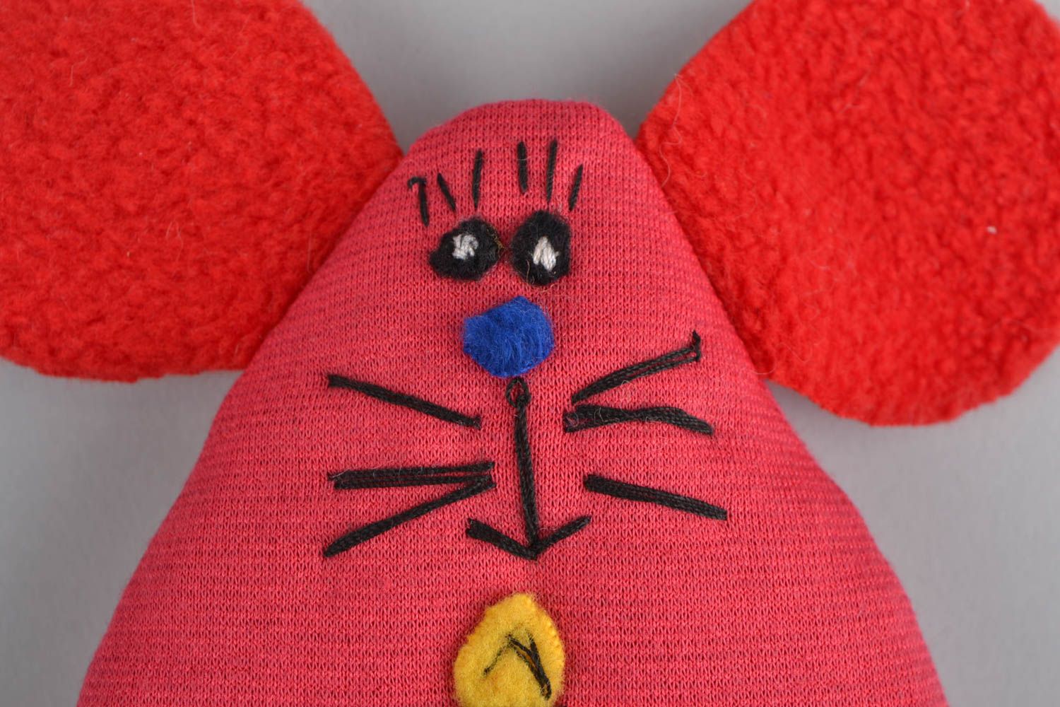 Peluche faite main petite souris rouge en fleece et jersey cadeau pour bébé photo 4