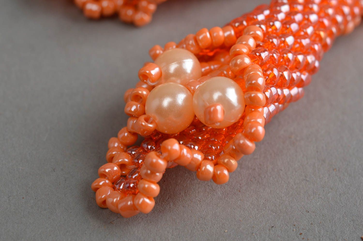 Boucles d'oreilles en perles de rocaille faites main orange pendantes orignales photo 5