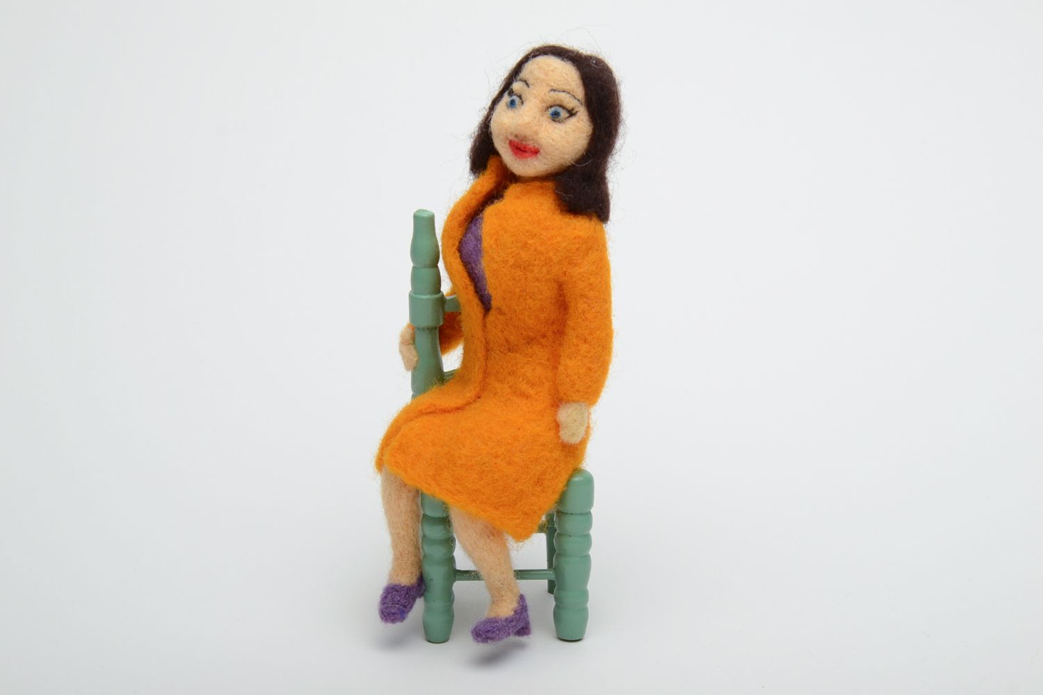 Мягкая игрушка ручной работы из валяной шерсти Девушка фото 2