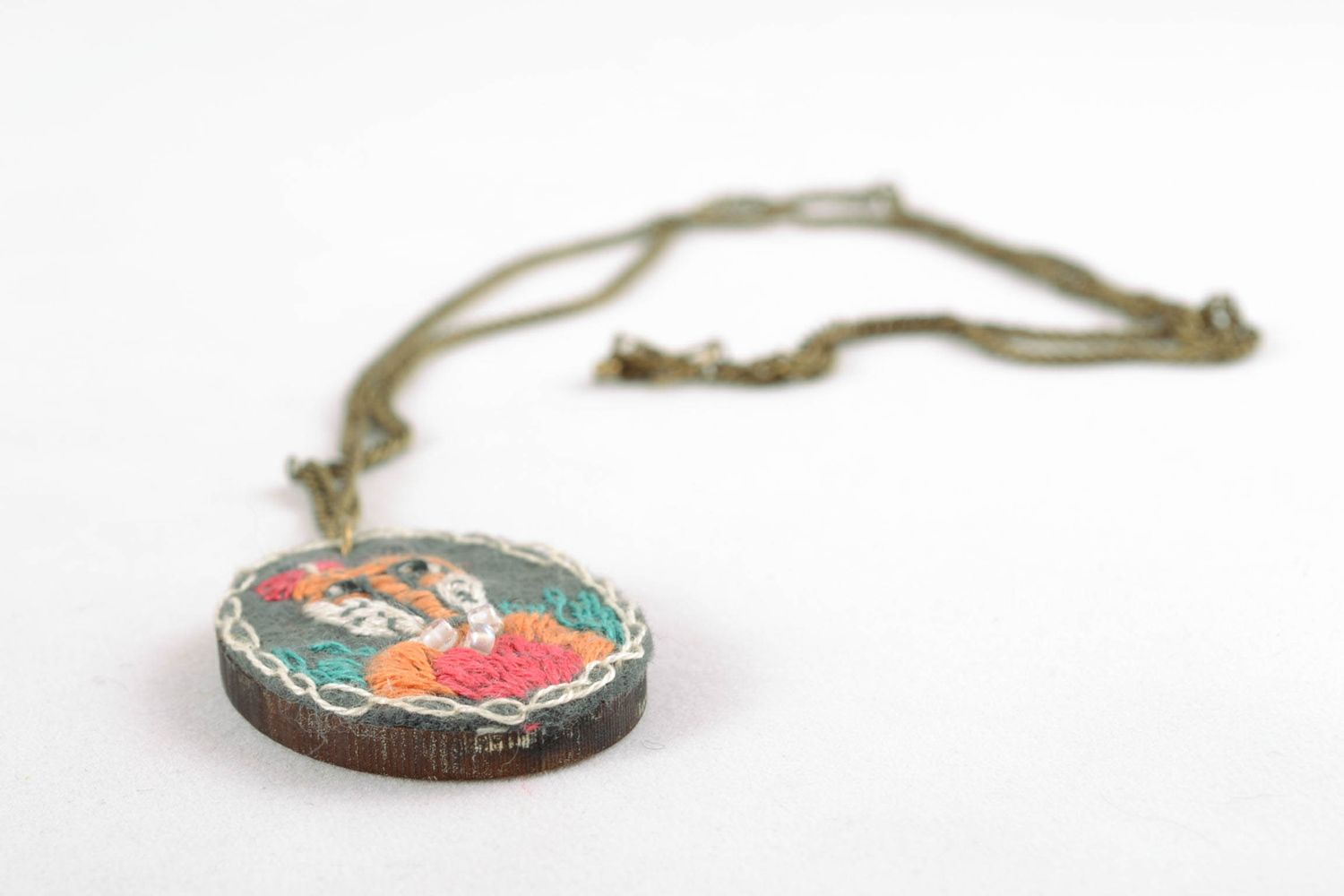 Designer pendant with satin stitch embroidery photo 4